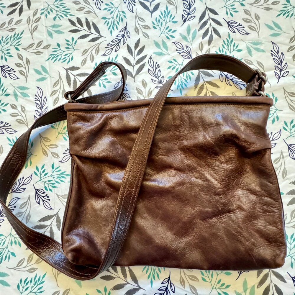 Rough & Tumble Medium Breeze Handbag – Bourbon + Cognac with Melon Flora Lining